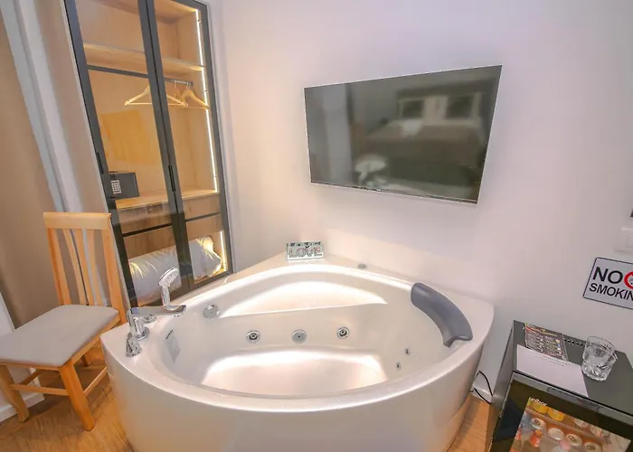 Отель Murati View *